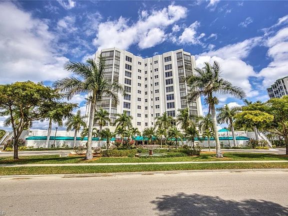 2nd image of 4183 Bay Beach Ln APT 3P3