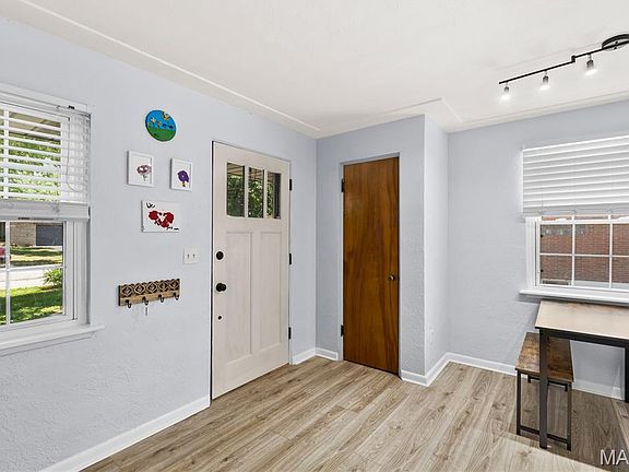 5th image of 3407 McArthur Blvd
