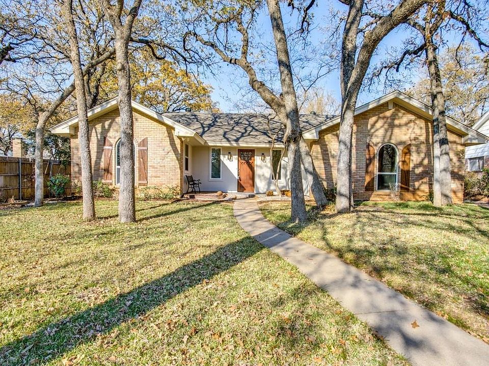 1st image of 2922 Lakeshore Dr