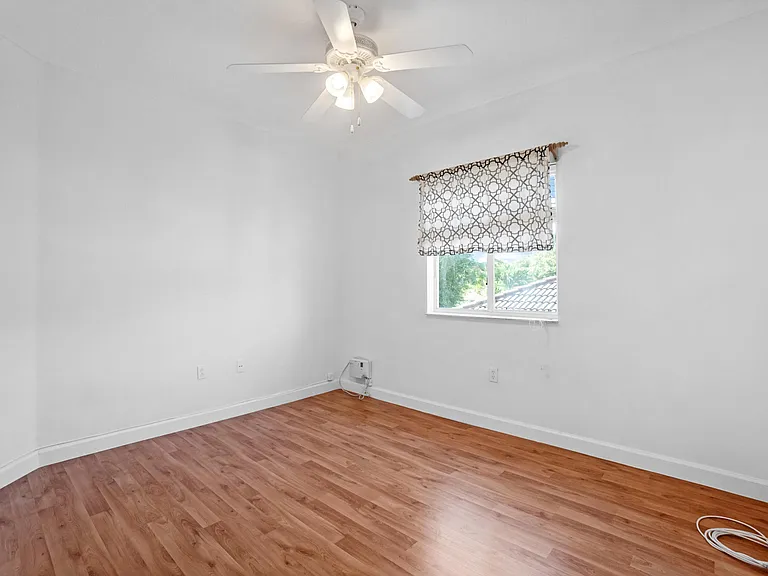 9002 SW 214th Ln — Photo 19