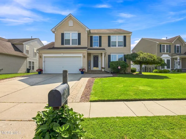 44 Pitch Pine Lane, Howell, NJ 07731