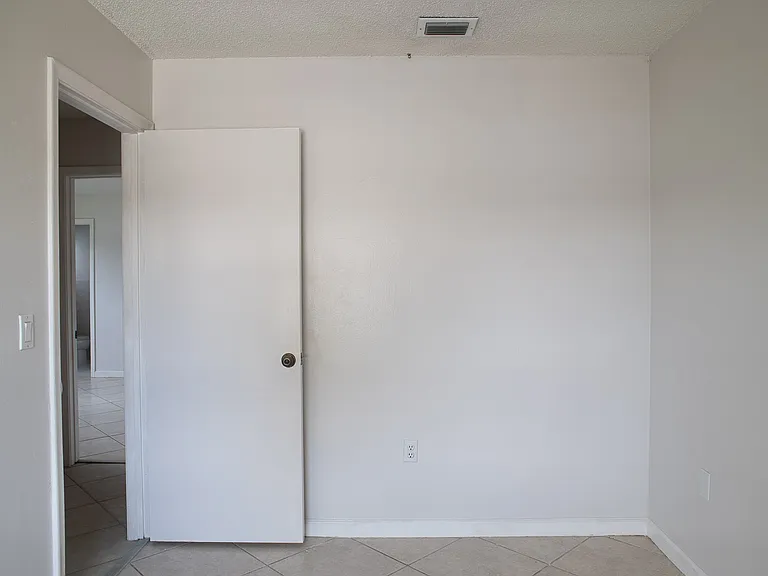 13920 SW 52nd Ln — Photo 20