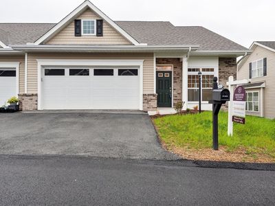 1123 W Scepter Hempfield Twp, Greensburg, PA, 15601
