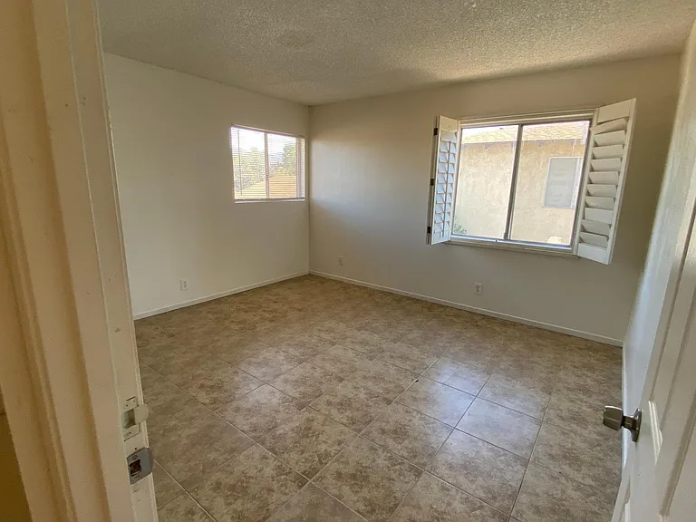 1195 W Oakland Ave #D — Photo 1