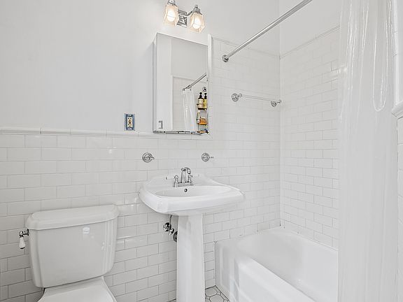 4th image of 36 Gramercy Park E APT 10T