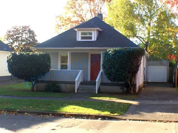 1804 SE Harney St, Portland, OR 97202