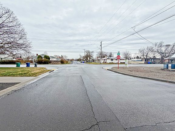 4th image of 1805 N Park Rd