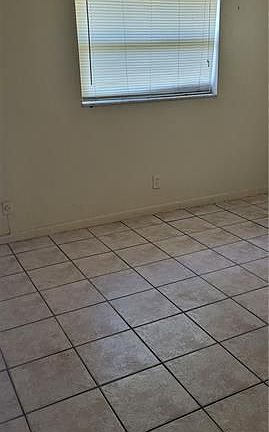 4th image of 2064 NW 15th Ave