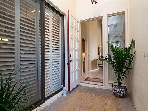 3rd image of 4529 Las Brisas Ln
