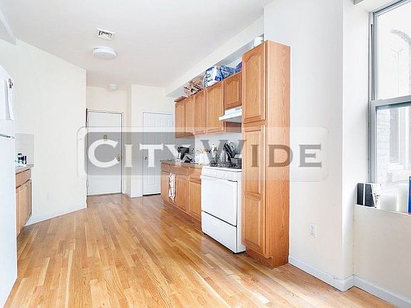2nd image of 21 E 2nd St #1K