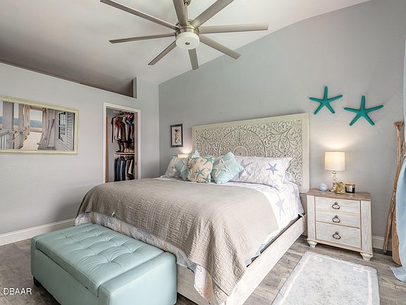 4th image of 9 Fountainebleau Cir
