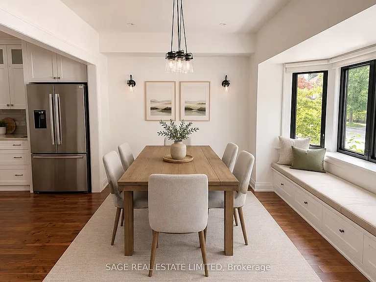 38 Baby Point Rd — Photo 2
