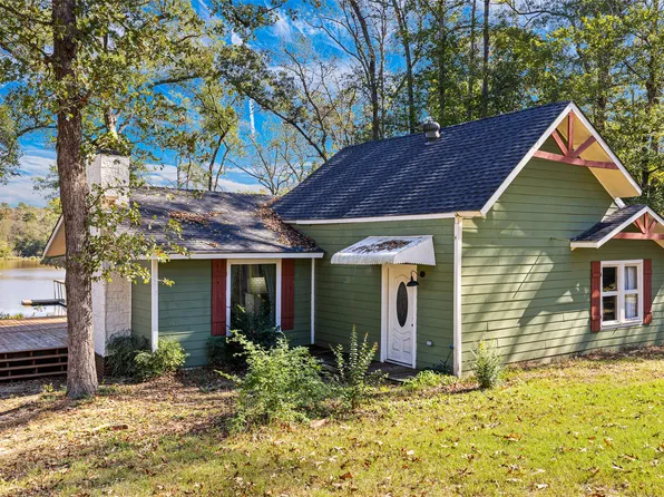 494 N Lake Dr, Gladewater, TX 75647