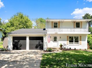 1738 Auburn Ave NE, Grand Rapids, MI 49505