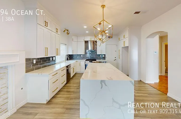 7894 Ocean Ct — Photo 4