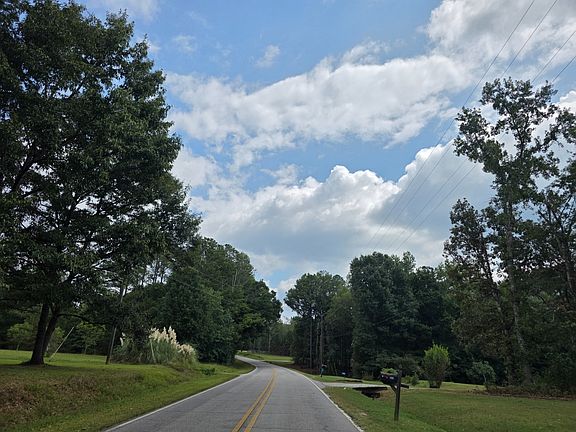 4th image of 2601 Centennial Rd