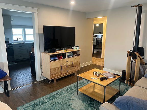 2nd image of 218 Heath St Floor 2