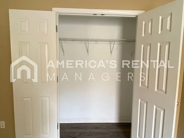 525 Fox Run Cir — Photo 22