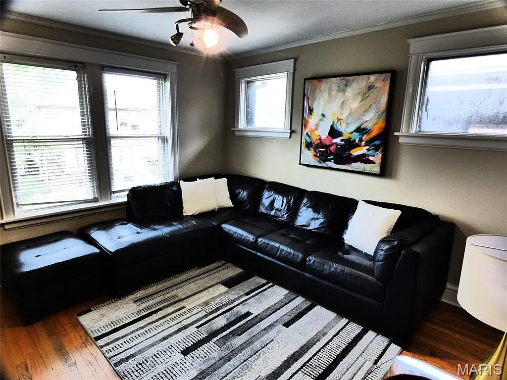 1 bed, 1.0 bath, 823 sqft, $1,500 — Photo 3