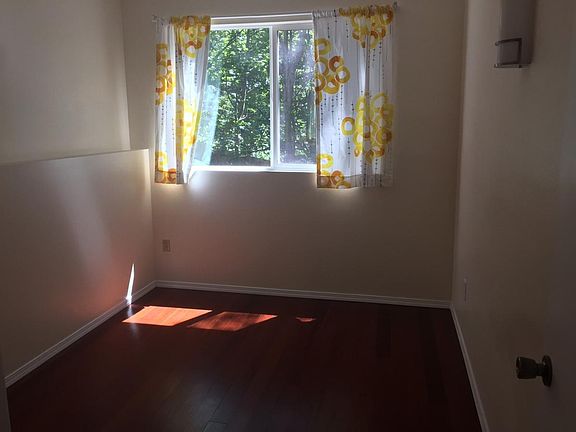 4th image of 13605 SE 58th Pl