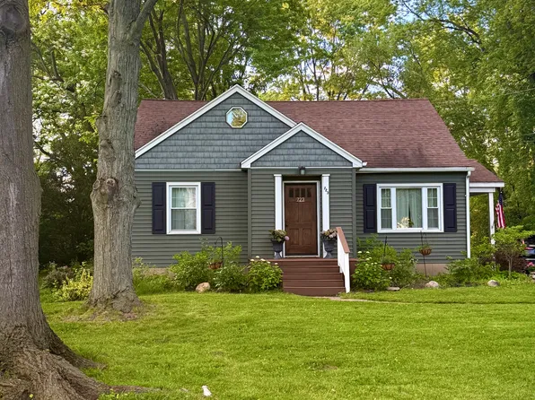 723 Hillview Ct, Lewiston, NY 14092