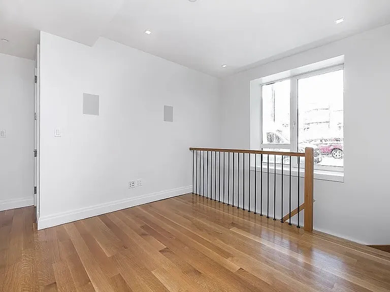 1329 Myrtle Ave #1C — Photo 3