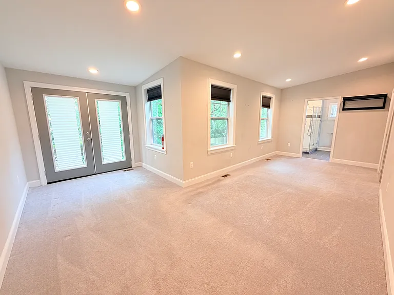 9133 Baltimore St — Photo 13