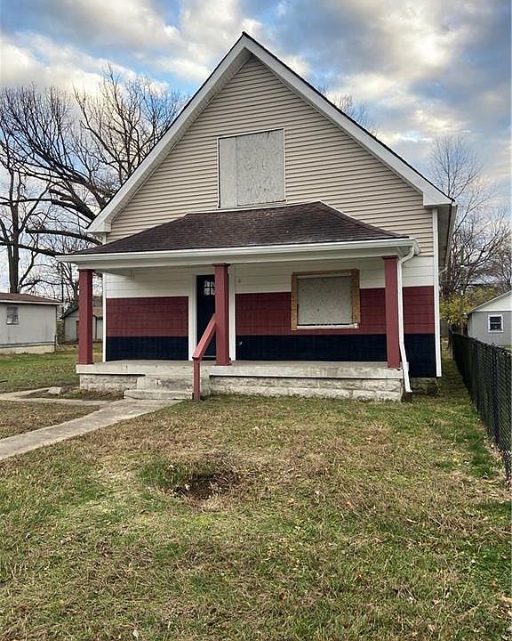 1st image of 1225 W 31st St