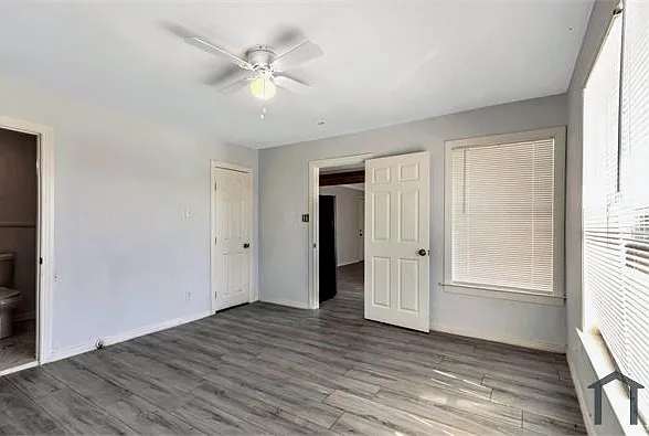 305 N Robinson St #C — Photo 11