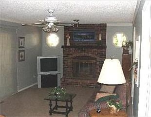 3rd image of 901 NW 37th St
