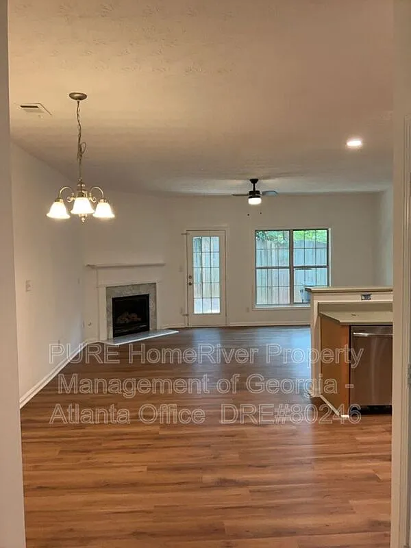 2 bed, 2.5 bath, 1740 sqft, $1,755 — Photo 3