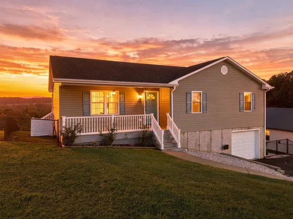 160 Greenview Dr, Staunton, VA 24401