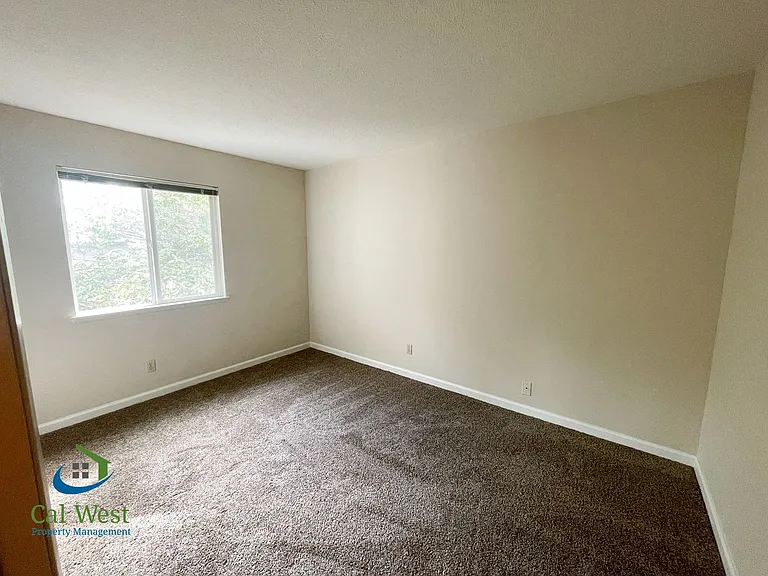 16800 Barnell Ave #14 — Photo 10