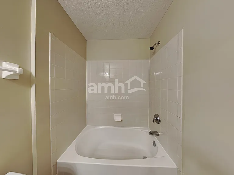 460 Lilyfield Ln — Photo 18