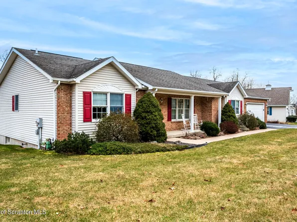 7 Overbrook Cir, Scranton, PA 18504