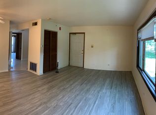 344 Grove Ave #201, Wood Dale, IL 60191