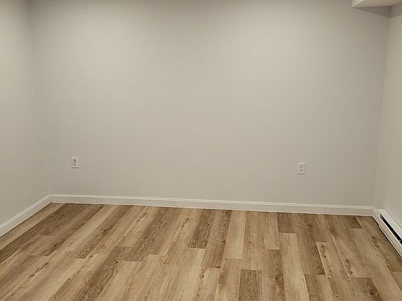 3rd image of 144 Savannah Ave