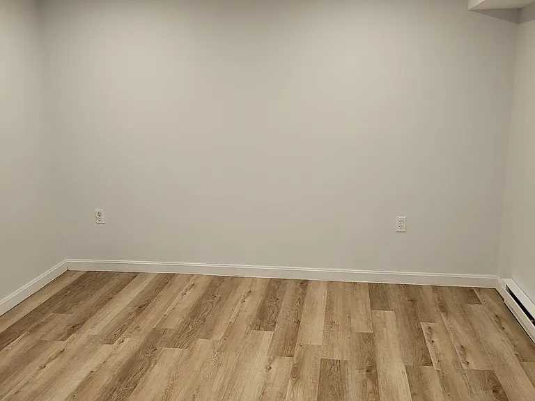 144 Savannah Ave — Photo 3