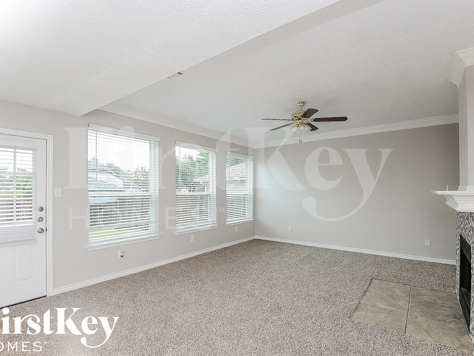 5 bed, 2.5 bath, 2452 sqft, $2,965 — Photo 3