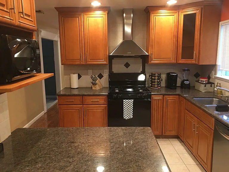 4417 Norocco Cir — Photo 13