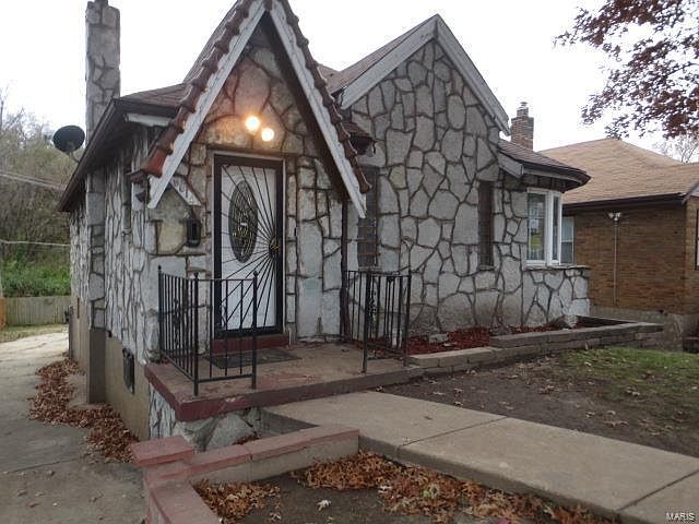 1st image of 6814 Myron Ave