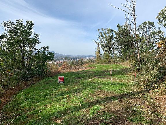 5th image of 325 Laurelwood Dr