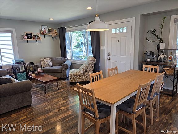 3rd image of 1403 N Bywood Ave