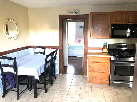 2nd image of 64 Oak St #2