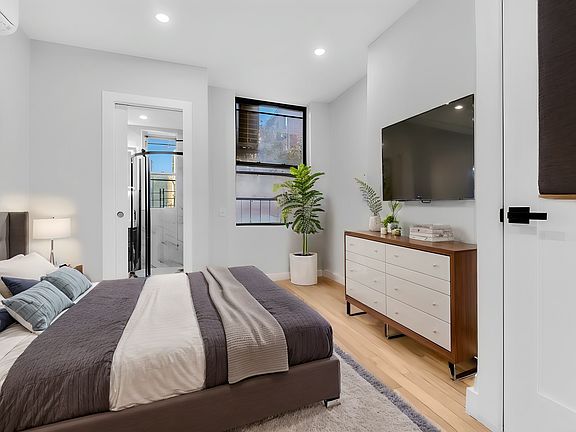 5th image of 1577 3rd Ave #2F
