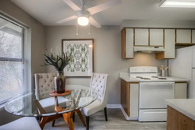 Waverly Gardens Apartments — Photo 10