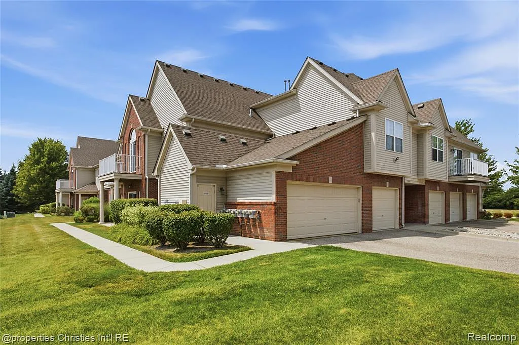 2 bed, 2.0 bath, 1482 sqft, $2,150 — Photo 3