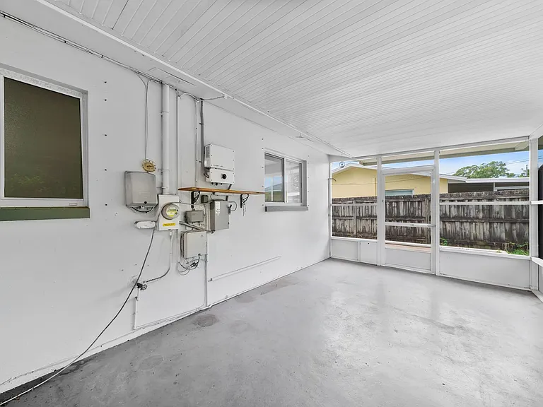 1812 Lady Mary Dr — Photo 25