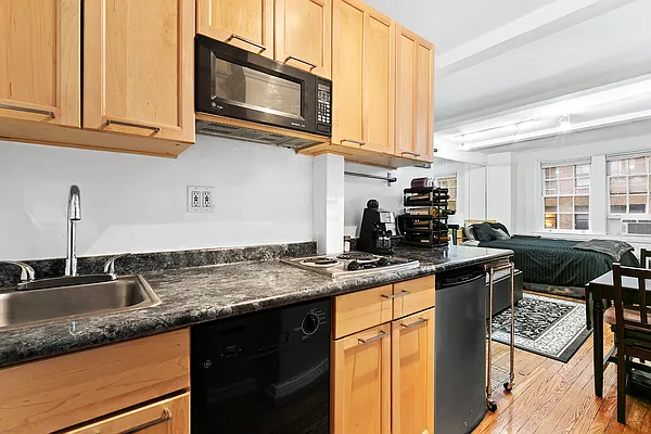 Rented by Compass | media 7