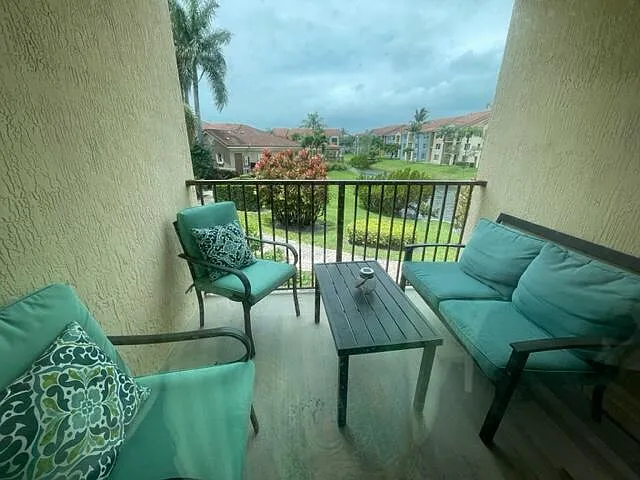 110 Villa Cir #110 — Photo 4